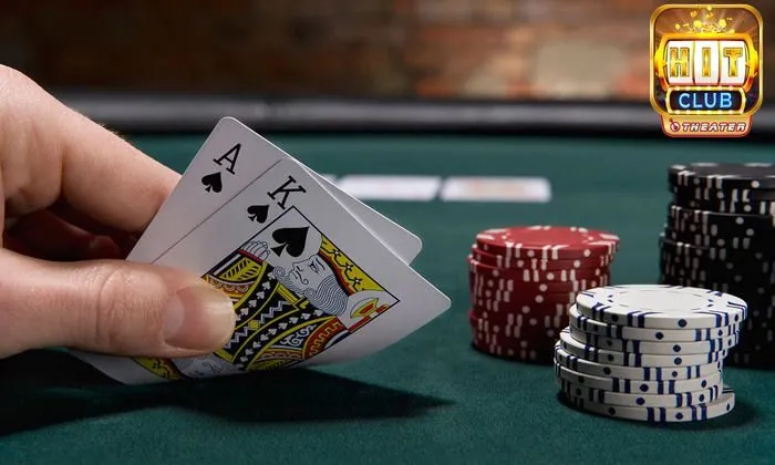 Hướng dẫn luật Poker chi tiết cho người mới chơi 2 Người chơi theo luật Poker có thể thực hiện nhiều hành động trong ván bài
